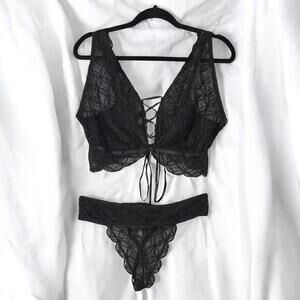 Exposed by‎ Magic Silk Geo Lace Bralette and Thongs Set Women 1X-3X Black NWT